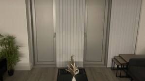Interior - Mannie Deluxe Luxury Apartment (Manchester)