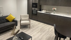 Private kitchen - Mannie Deluxe Luxury Apartment (Manchester)