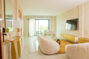 Executive Apartment, Private Bathroom (Dubaï) | Lounge | 2 bars/lounges