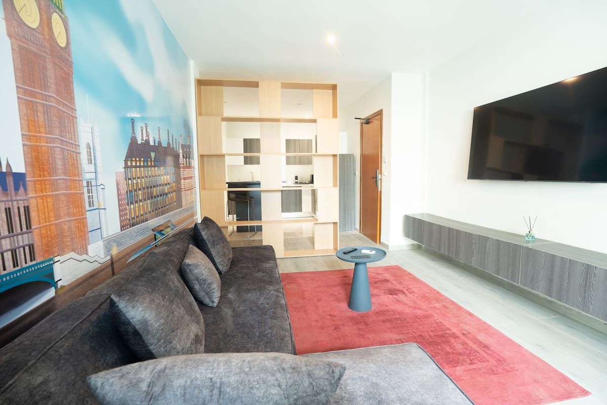 特級公寓, 1 張特大雙人床, 可使用泳池 (Appartement London) | 酒廊 | 2 間酒吧/酒廊