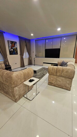 Interior - Luxury 3 bed apartment on Gerrard road in Ikoyi, Lagos. (Lagos)
