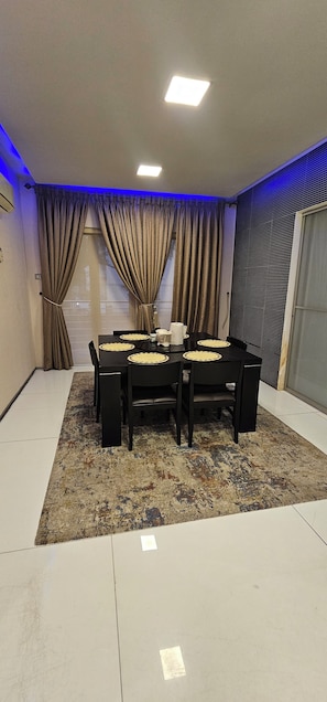 Dining - Luxury 3 bed apartment on Gerrard road in Ikoyi, Lagos. (Lagos)
