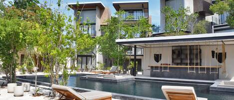 Außenpool, Liegestühle