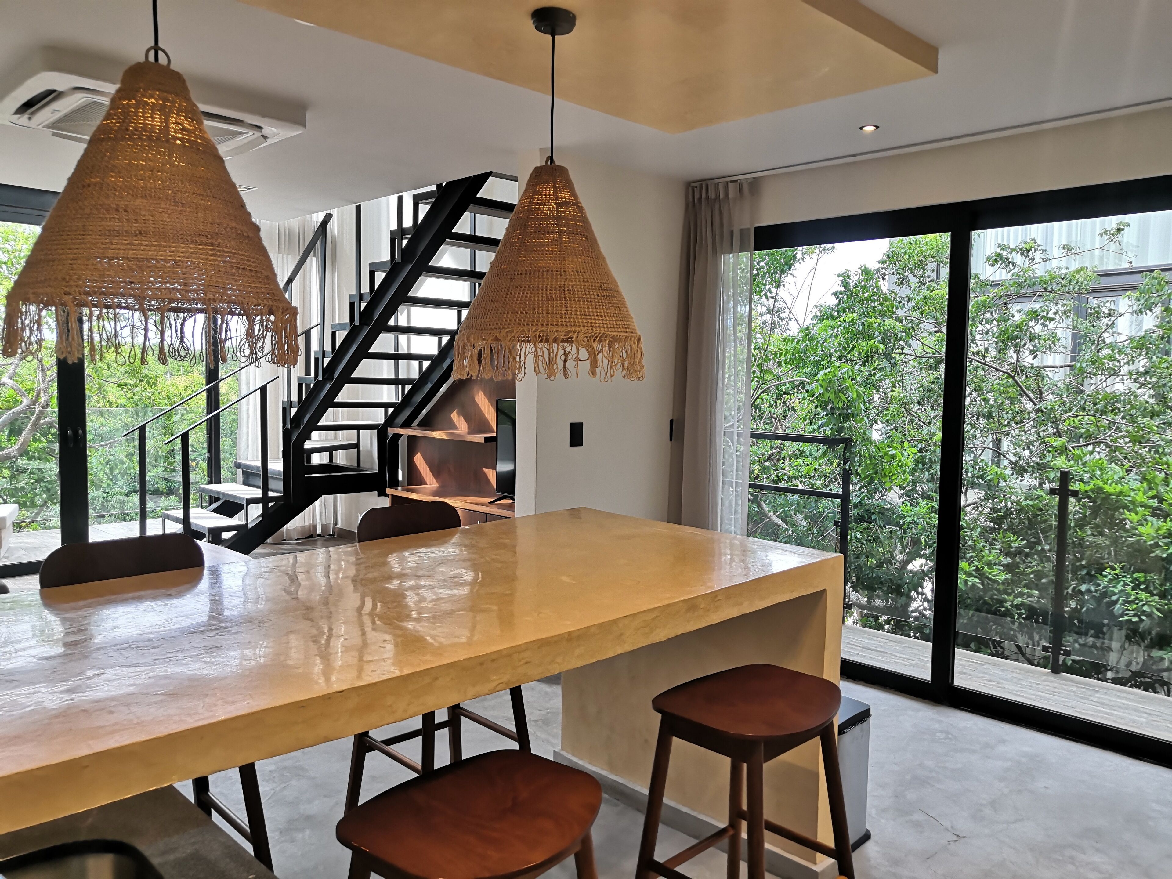 Deluxe Apartment, 1 Bedroom, Balcony | Living area