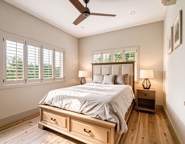5 bedrooms, desk, iron/ironing board, travel crib - Pono Pearl Villas | Beach Access + AC In Every Room (Laie)
