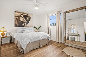 2 habitaciones, escritorio, tabla de planchar con plancha y wifi gratis 