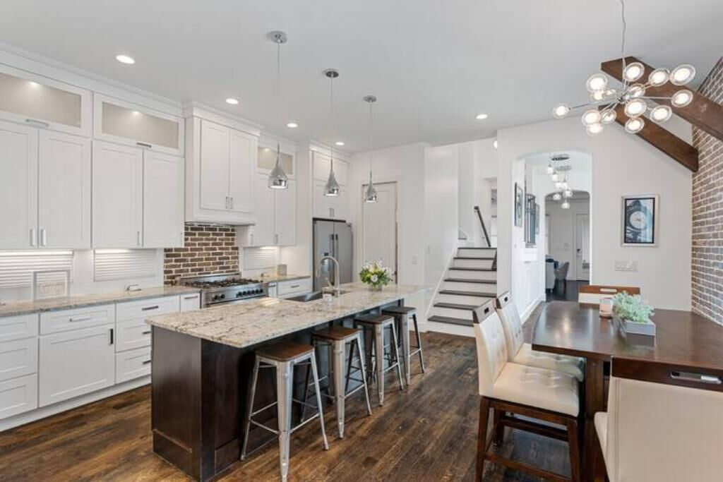 Nashville’s Ultimate Rooftop Luxury Stay~Sleeps 11~