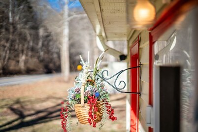 Quaint Cabin By The Creek Privat