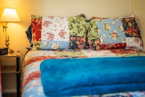 2 bedrooms, iron/ironing board, WiFi, bed sheets