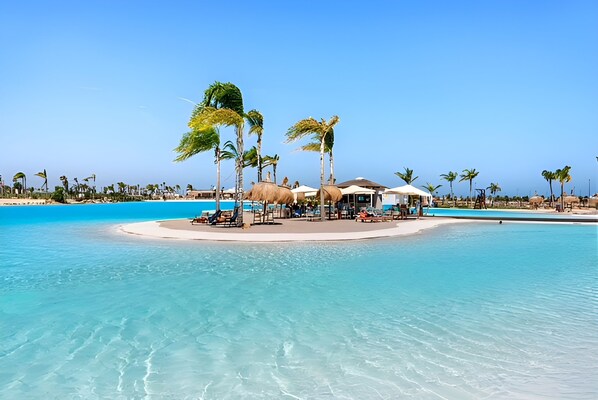 Sun-loungers, beach towels - Luxury Penthouse at Santa Rosalia Lake and Life Resort (Torre-Pacheco)