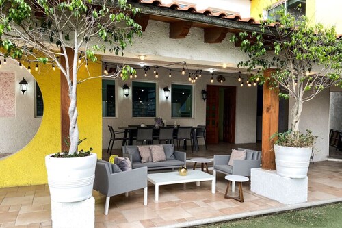 Cozy House | Huge Yard | Free Parking