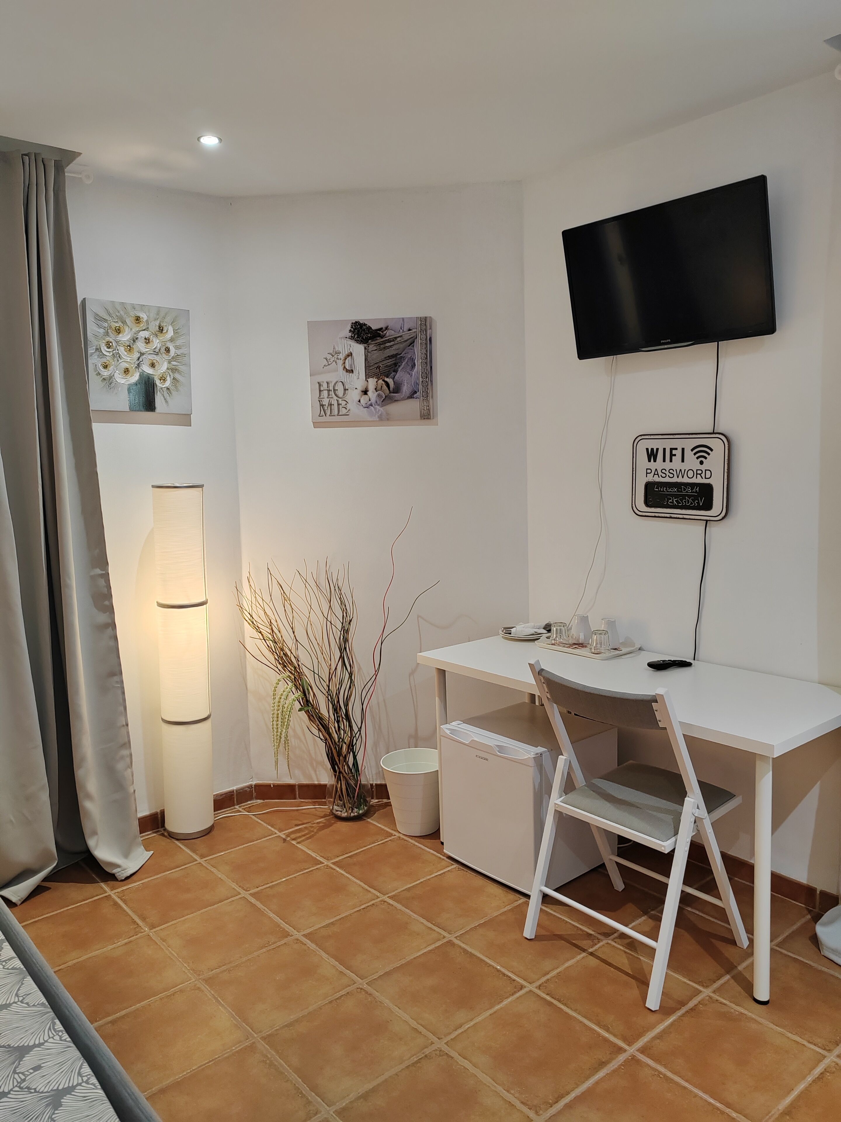 Comfort Double Room | Desk, free WiFi, bed sheets