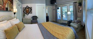 Veranda | Blackout curtains, iron/ironing board, free WiFi -  Bayberry Inn and Retreat (Ashland)