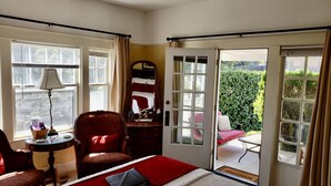 Blackout curtains, iron/ironing board, free WiFi -  Bayberry Inn and Retreat (Ashland)