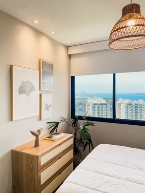 2 bedrooms, iron/ironing board, WiFi, bed sheets - Apto Duplex - Barra da Tijuca - Vista 180° Mar e Pedra da Gávea Pet Friendly (Barra da Tijuca Rio de Janeiro)
