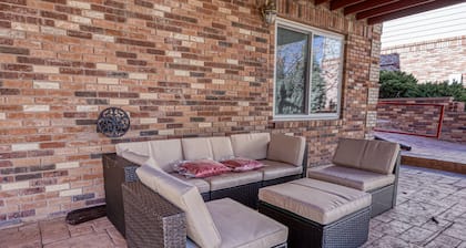 Private Basement by Outlet/Golf Course/East Lake