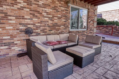 Private Basement by Outlet/Golf Course/East Lake