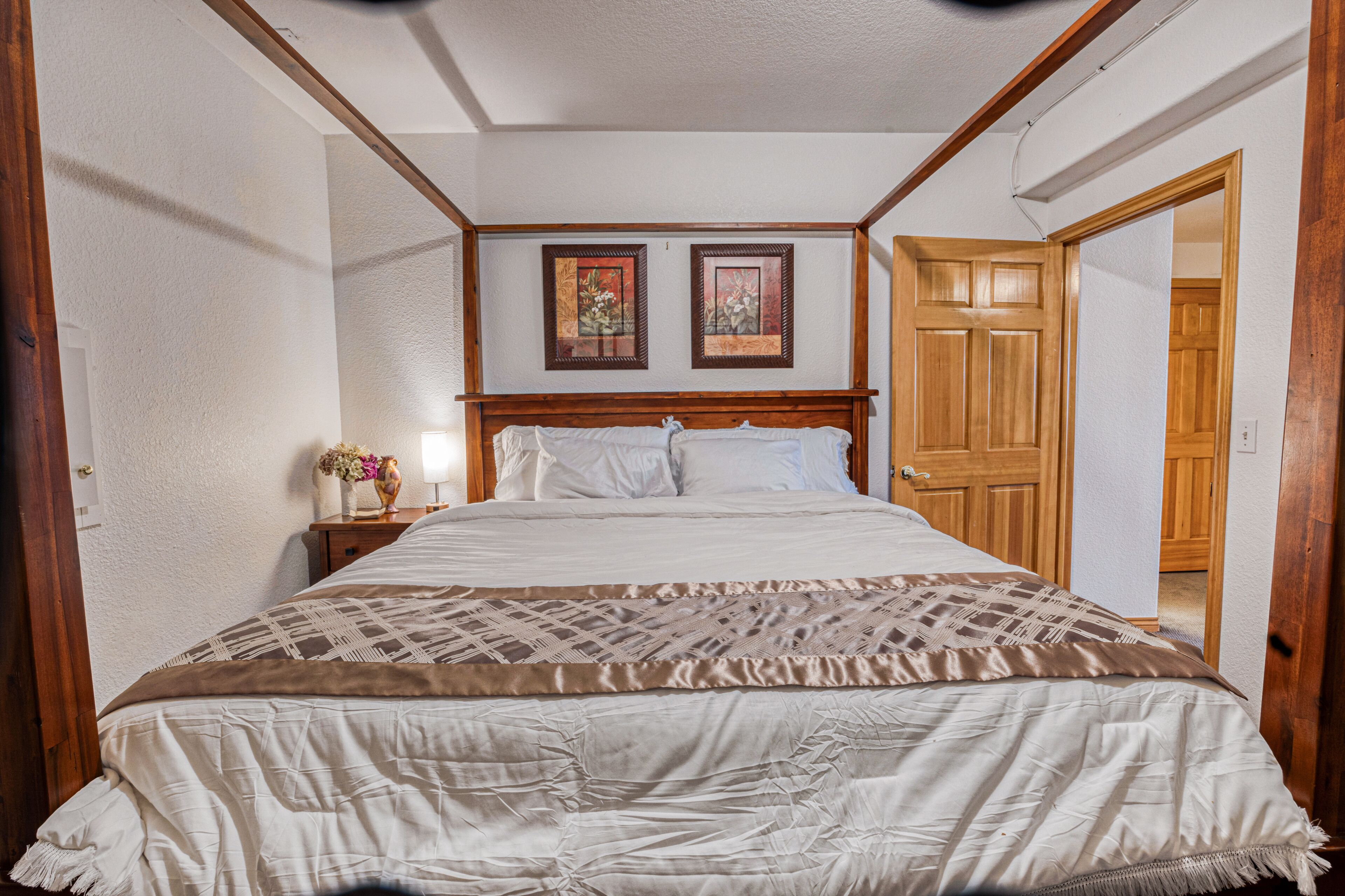 3 habitaciones, tabla de planchar con plancha, wifi y ropa de cama 