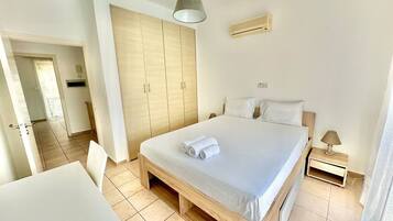 3 slaapkamers, een strijkplank/strijkijzer, wifi, beddengoed