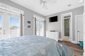 5 bedrooms, free WiFi, bed sheets, wheelchair access