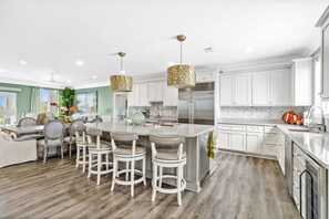 Fridge, microwave, oven, stovetop - Tides & Tee Times house at Kiva Dunes (Gulf Shores)