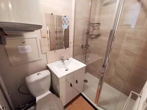 Bathroom - 2 Rooms, ski-in/ski-out, near shops with balcony. Sleeps 6, no pets allowed (Les Adrets-Prapoutel)