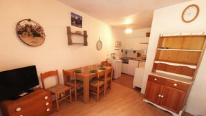 Interior - 2-room apartment in Adrets, ski-in/ski-out, pets allowed (Les Adrets-Prapoutel)
