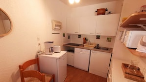 Private kitchen - 2-room apartment in Adrets, ski-in/ski-out, pets allowed (Les Adrets-Prapoutel)