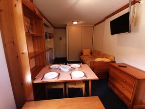 Dining - 2-room at the foot of the slopes, near lifts (Les Adrets-Prapoutel)