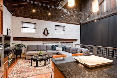 Whirlaway Loft - Heart of Downtown/NuLu