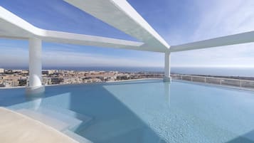Piscina all'aperto