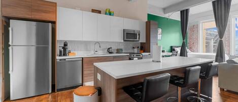 Refrigerador, horno, lavavajillas