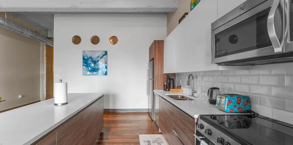 Fridge, oven, dishwasher