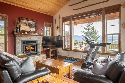 Tranquility Just Minutes From Big Sky Resort!