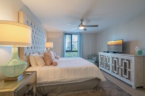 3 bedrooms, iron/ironing board, free WiFi, bed sheets - Seafoam Shore- Sleeps 12! (Destin)