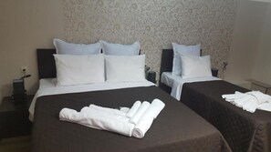 Classic Triple Room | Premium bedding, memory foam beds, desk, iron/ironing board - hotel nino (Tbilisi)