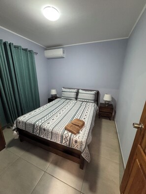 1 chambre, fer et planche à repasser, Wi-Fi gratuit, draps fournis