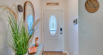 1 Mi to Golf: Citrus Springs Retreat w/ Fire Pit!