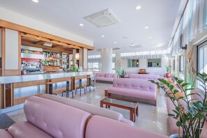 Coin salon dans le hall