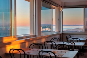 Desayuno continental incluido todos los días