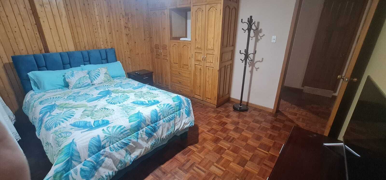 3 soverom, skrivebord, strykejern/-brett og wi-fi (inkludert)