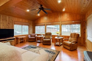 テレビ、DVD プレーヤー