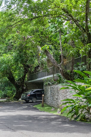 Property grounds. Great House Standard Room, Frenchman's Cove Resort