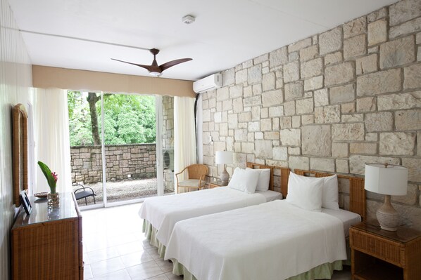 1 quarto, acesso à internet, roupa de cama