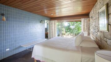 3 bedrooms, internet, bed sheets