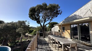 Outdoor dining - Portsea Shingle House (Portsea)