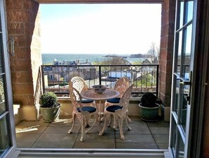 Dining - No 17 Royal Apartments (North Berwick)