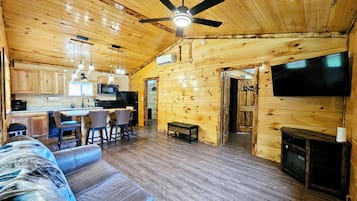 Smart TV, fireplace