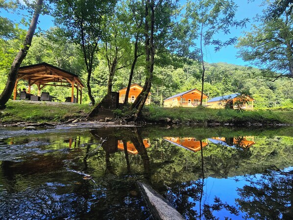 Exterior - NEW PARADISE RETREAT - Hatfield Mccoy Trails - Rent 1-3 Cabins, Sleep up to 18 (Delbarton)