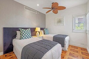 3 habitaciones, escritorio, tabla de planchar con plancha y wifi
